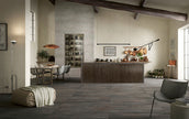 Serenissima Fossil Piombo en situation — carrelage effet marbre
