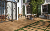Serenissima I Roveri en situation — carrelage effet bois