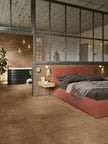 Serenissima Studio 50 Terracotta en situation — carrelage effet béton