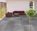 B&B Blue Stone Gris en situation — carrelage effet pierre