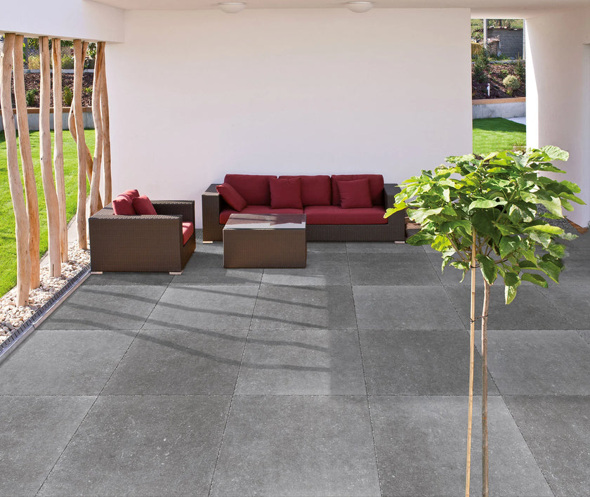 B&B Blue Stone Gris en situation — carrelage effet pierre