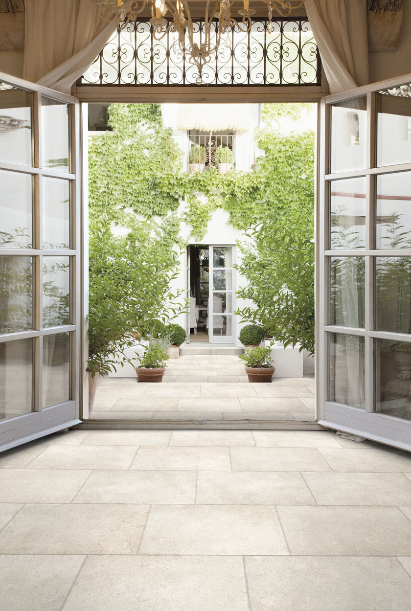 B&B Kayros en situation — carrelage effet pierre