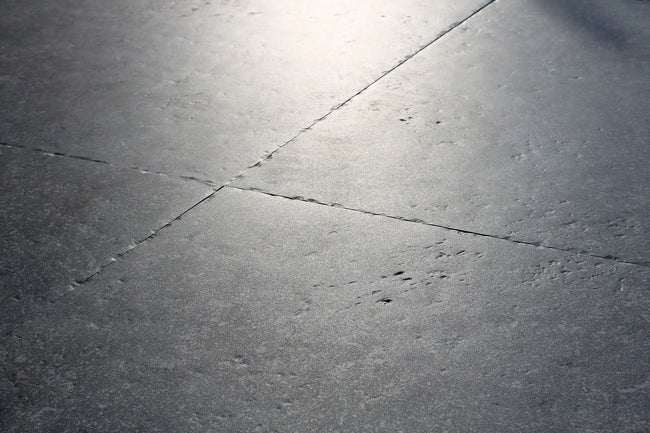 B&B Blue Stone 2 en situation — carrelage effet pierre