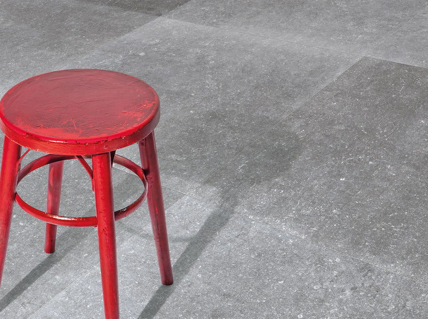 B&B Blue Stone Gris en situation — carrelage effet pierre