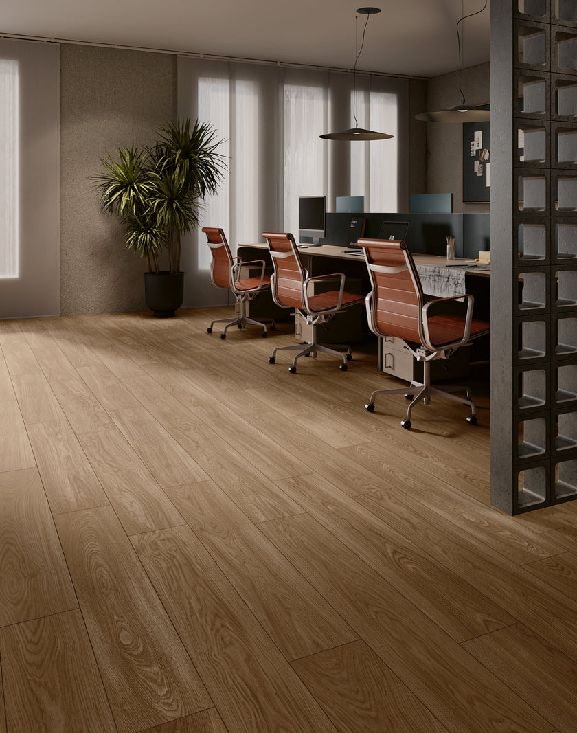 Lames Margres Bare&Bold Bare Dark Beige 20x120 en ambiance bureau