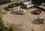 Dalles Margres Bare&Bold Bold Dark Beige 40x120 20 mm en ambiance terrasse