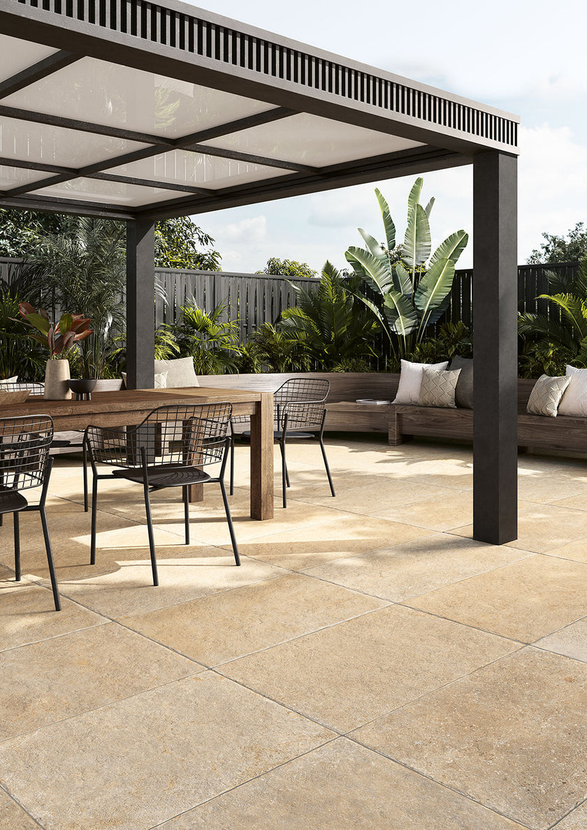 Fioranese Borgogna Pietra di Fez Beige en situation — carrelage effet pierre