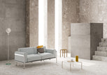 Fioranese Dot Grigio Scuro en situation — carrelage effet béton