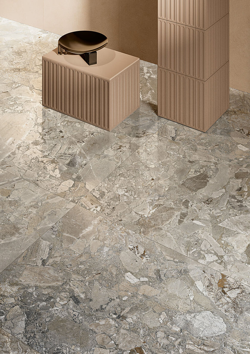 Fioranese Fusion Fawn en situation — carrelage effet pierre et enduit