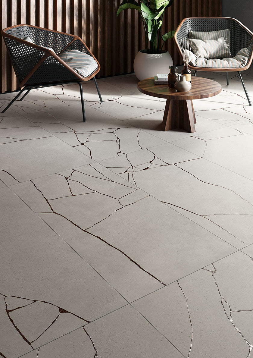 Fioranese Kintsugi Fog en situation — carrelage effet béton