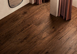 Fioranese Legnovivo Moro en situation — carrelage effet bois