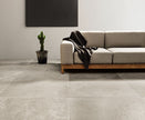 Fioranese Pietraviva Grigio Chiaro en situation — carrelage effet pierre