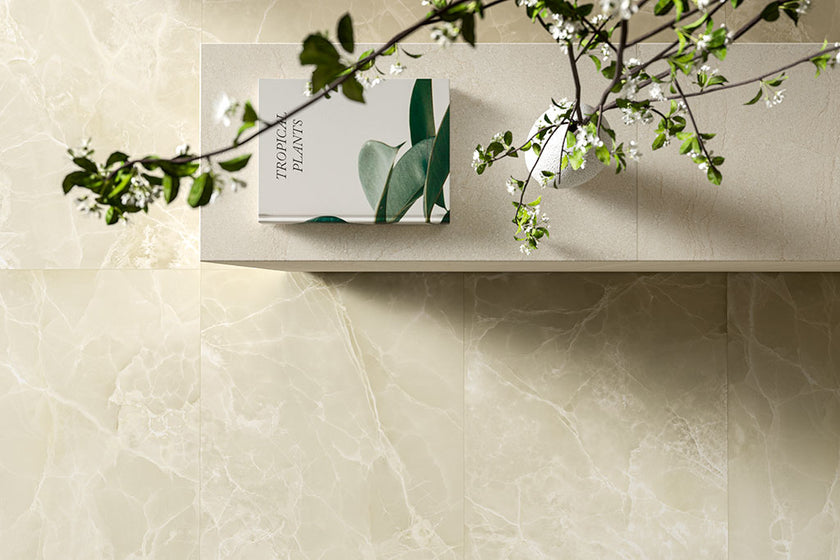 Fioranese Unica Crystal White en situation — carrelage effet onyx