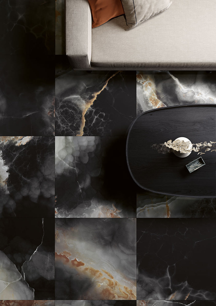 Fioranese Unica en situation — carrelage effet onyx