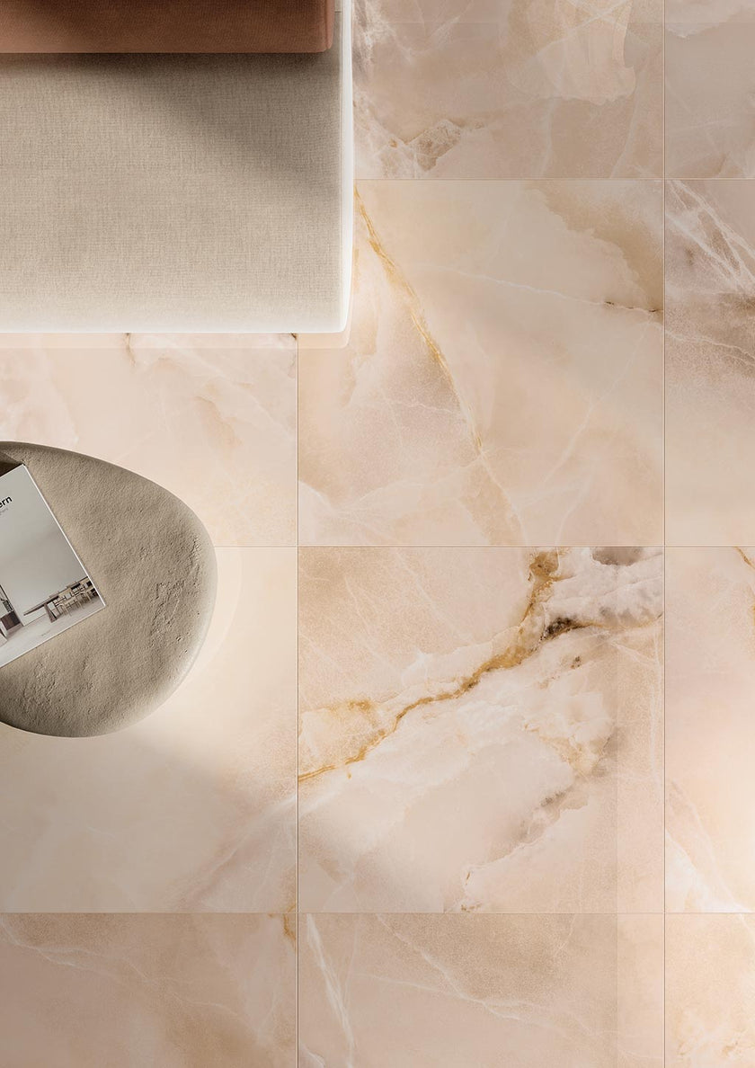 Fioranese Unica Misty Rose en situation — carrelage effet onyx