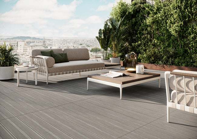 MARGRES DECK PLUS 20x120 Light Grey Antidérapant en ambiance