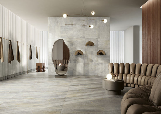 Serenissima Fossil Perla en situation — carrelage effet marbre