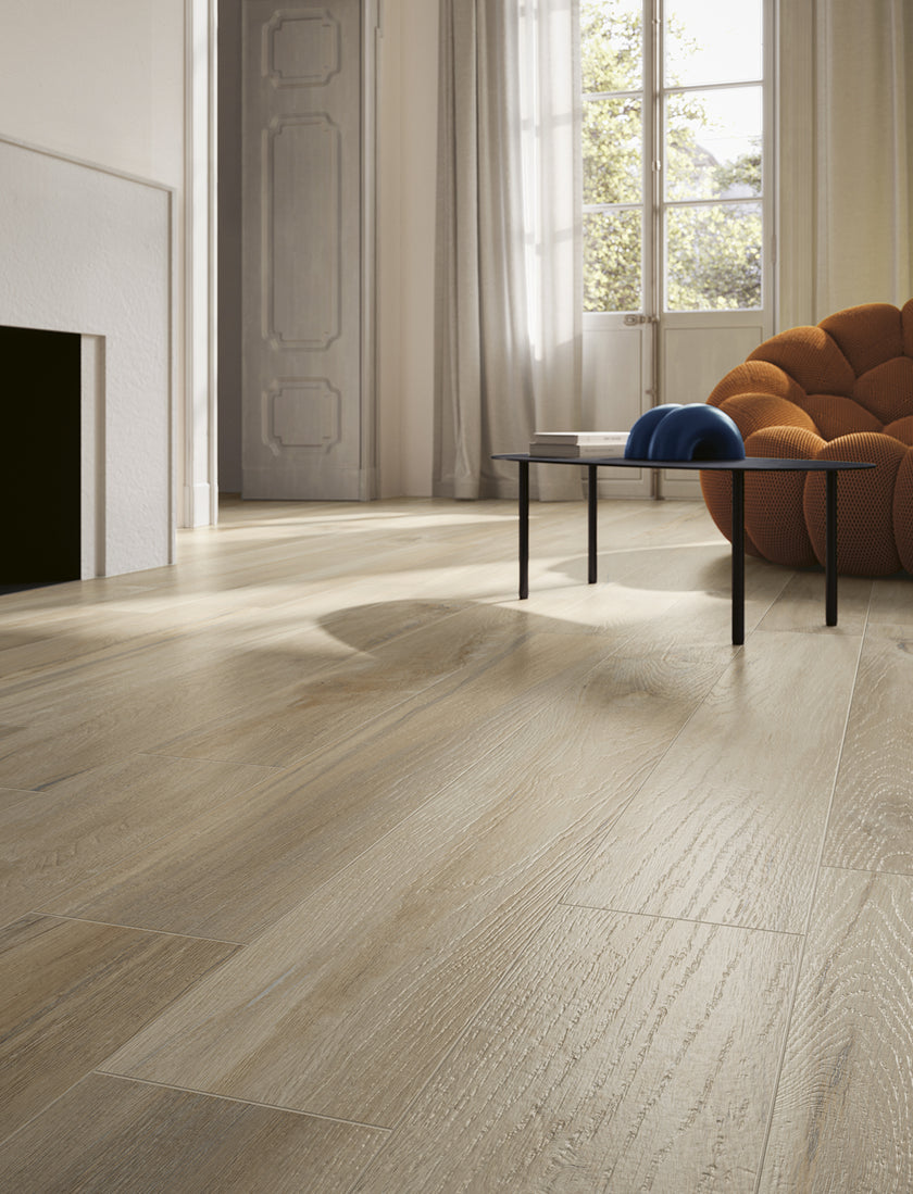 Serenissima I Lecci Leccio Gentile en situation — carrelage effet bois