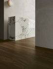 Serenissima I Lecci Leccio Verniciato en situation — carrelage effet bois