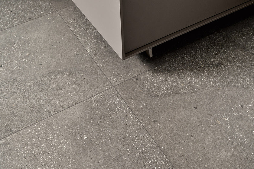 Fioranese I Cocci Cemento en situation — carrelage effet granito