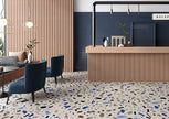 Fioranese Fio. Ghiaia Maxi Grigio en situation — carrelage effet terrazzo