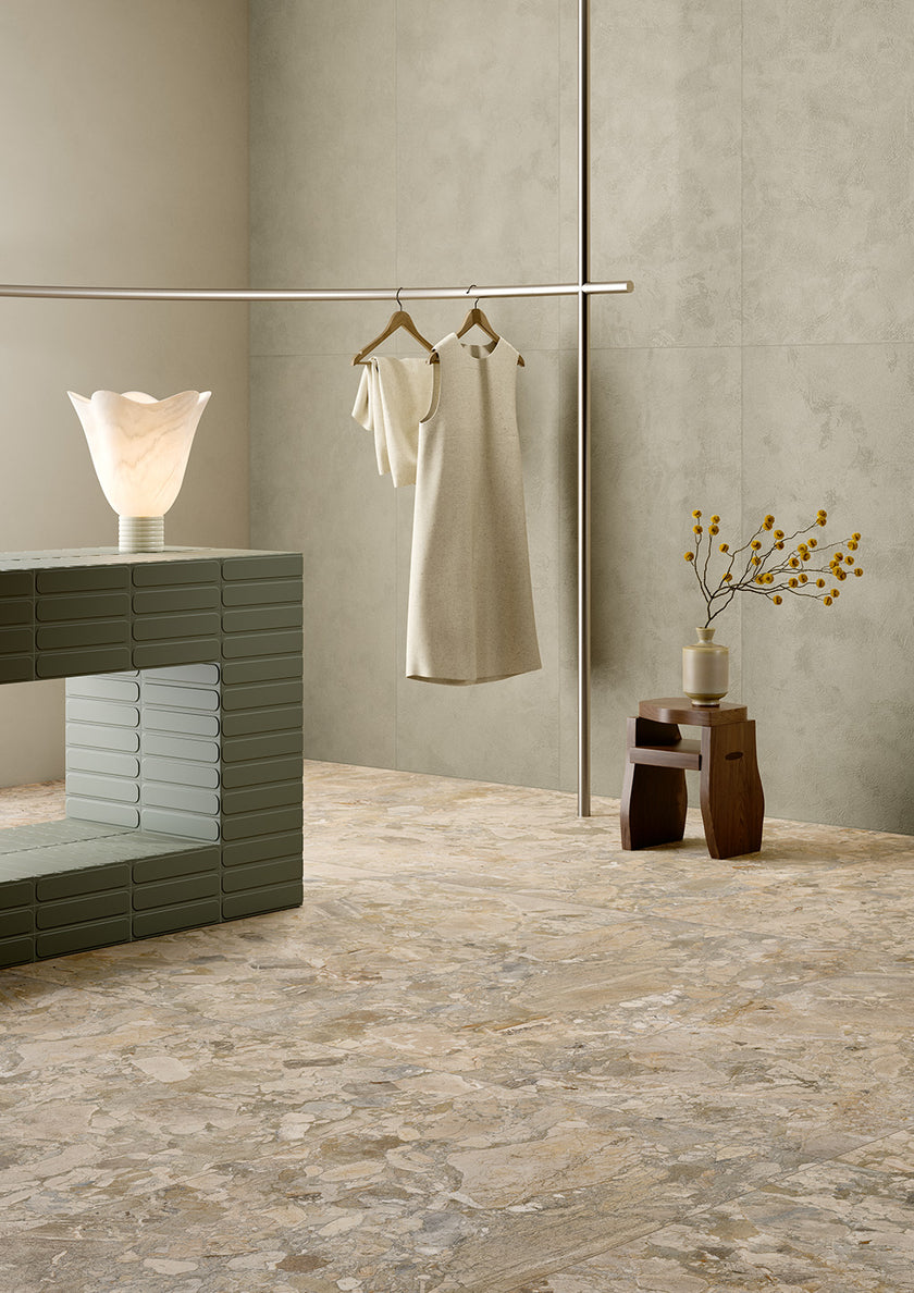 Fioranese Fusion Moss en situation — carrelage effet pierre et enduit