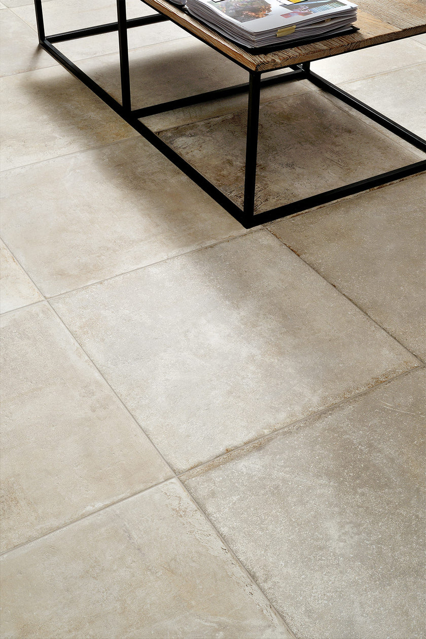 Fioranese Montpellier Talco en situation — carrelage effet pierre