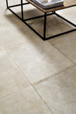 Fioranese Montpellier Talco en situation — carrelage effet pierre