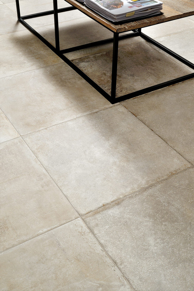 Fioranese Montpellier Talco en situation — carrelage effet pierre