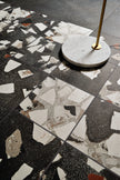 Fioranese I Cocci Grafite en situation — carrelage effet granito