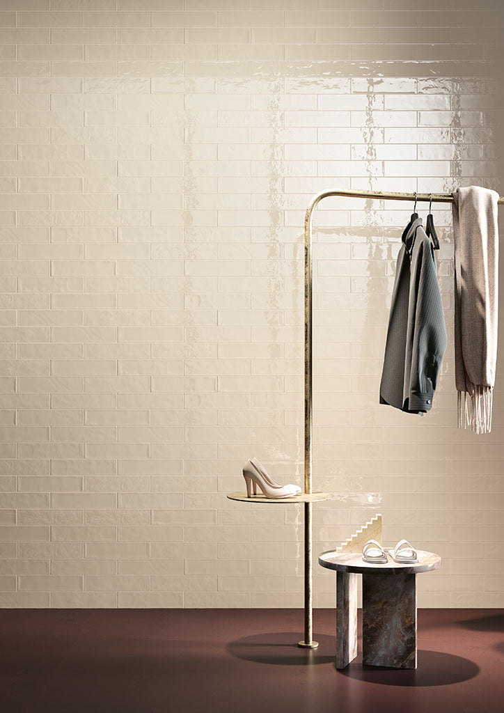 Fioranese Fio. Glossy Brick Beige en situation — carrelage effet brique