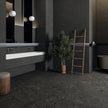 ARCANA Black&Cream en situation — carrelage effet pierre