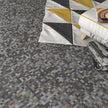 ARCANA Stracciatella en situation — carrelage effet terrazzo
