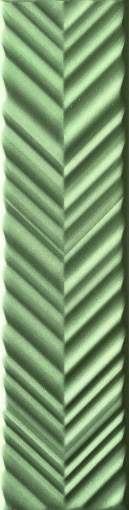 Carrelage Elios Dust Chevron Sage 5x20 cm — packshot carreau, réf. 03E5C60