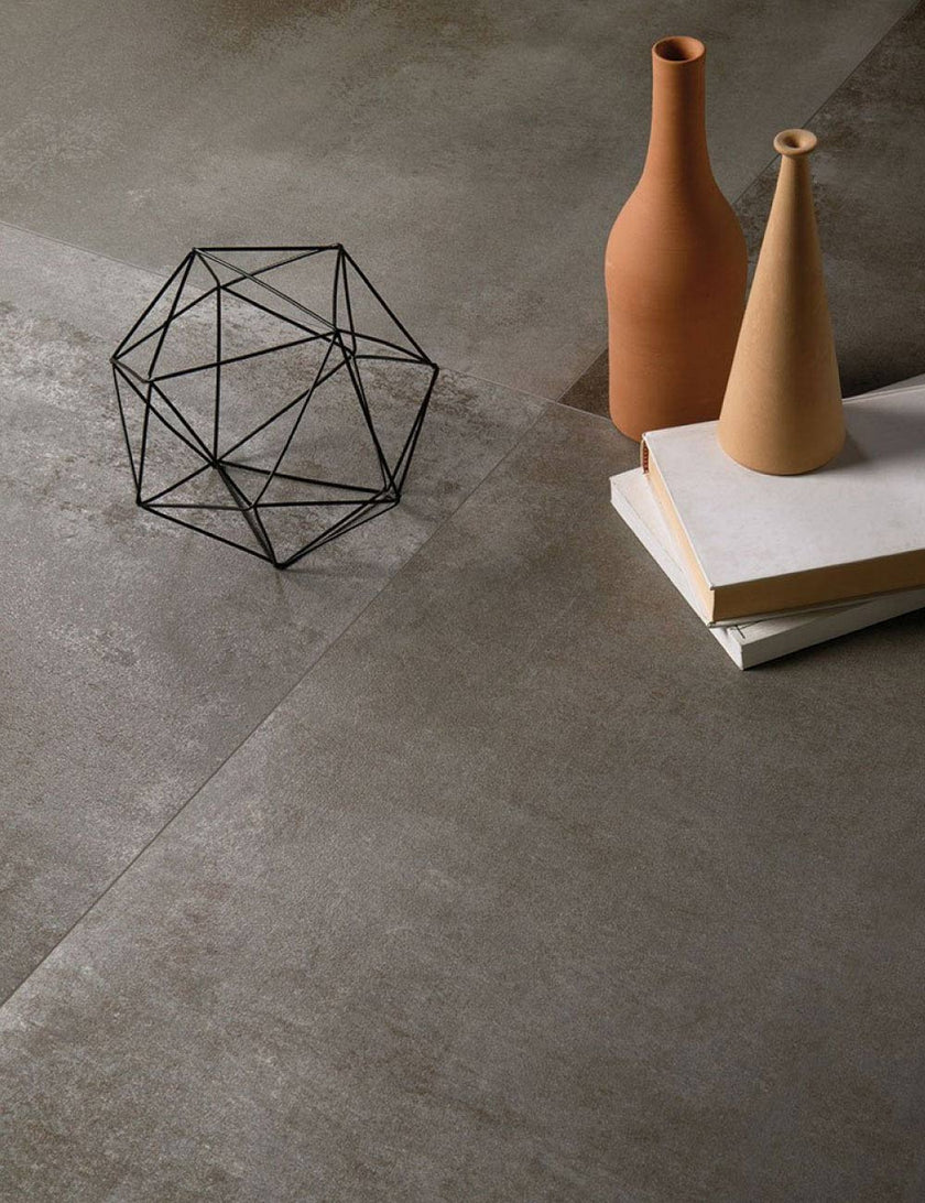 POLIS It’s Different en situation — carrelage effet métal
