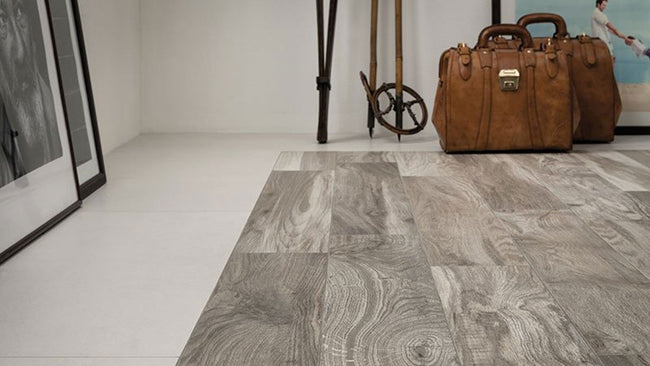 POLIS Vogue en situation — carrelage effet bois